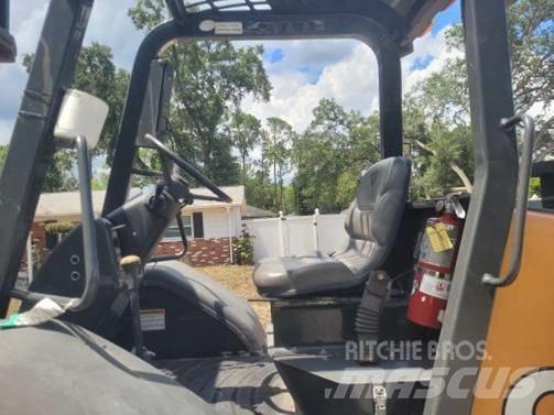CASE 586H Arazi tipi forklift