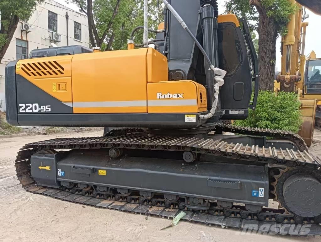 Hyundai 220LC -9S Paletli ekskavatörler