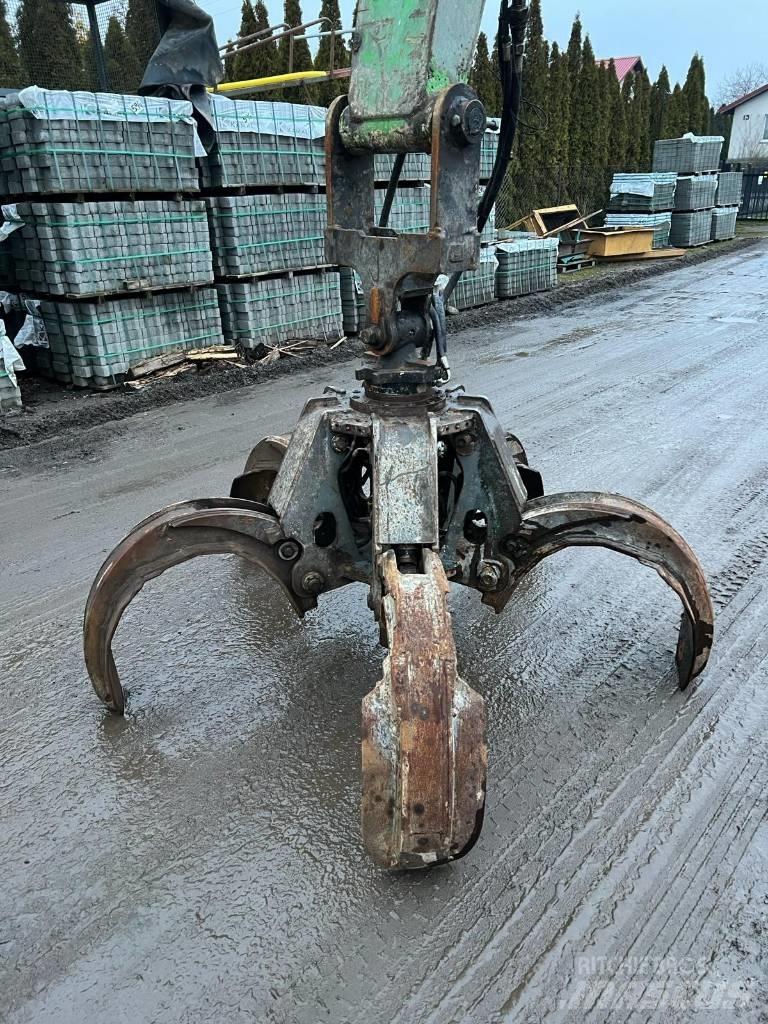 Sennebogen 821 Atık taşıma araçları