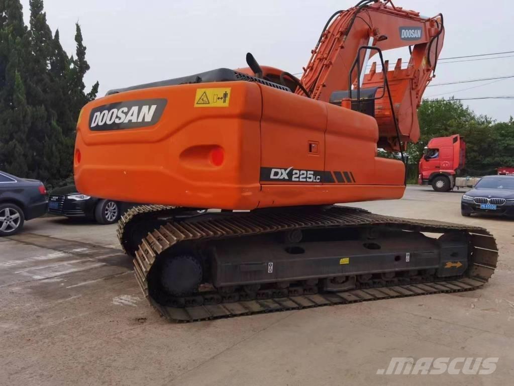 Doosan DX 225 Paletli ekskavatörler