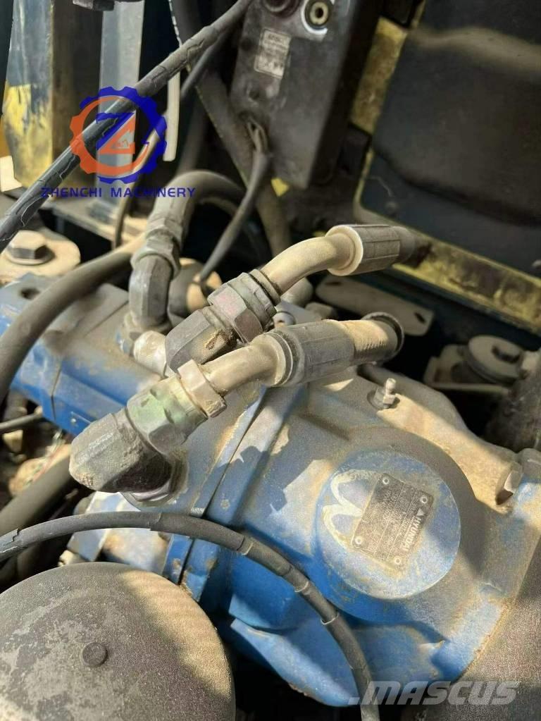 Hyundai 60 W Lastik tekerli ekskavatörler