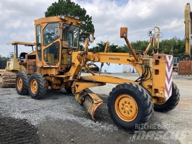 Komatsu GD 405 A-2 Greyderler