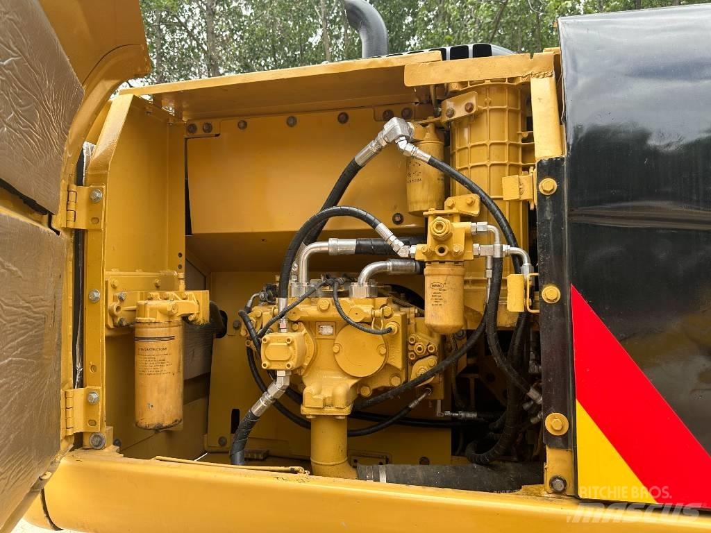 CAT 320D Paletli ekskavatörler