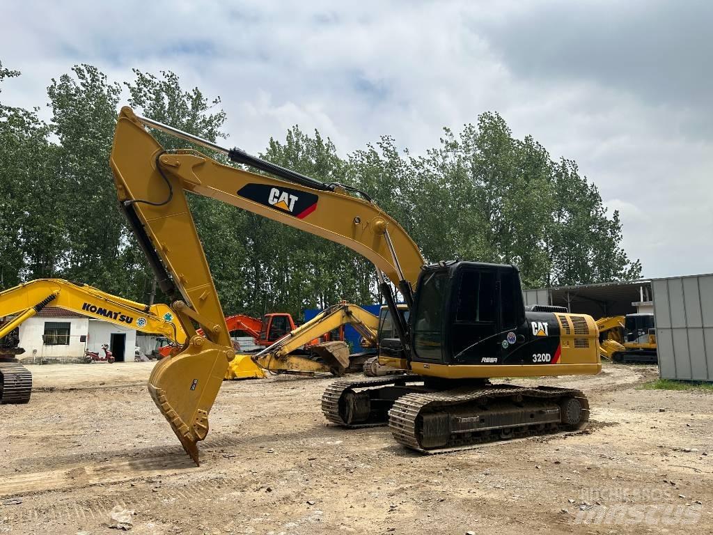 CAT 320D Paletli ekskavatörler