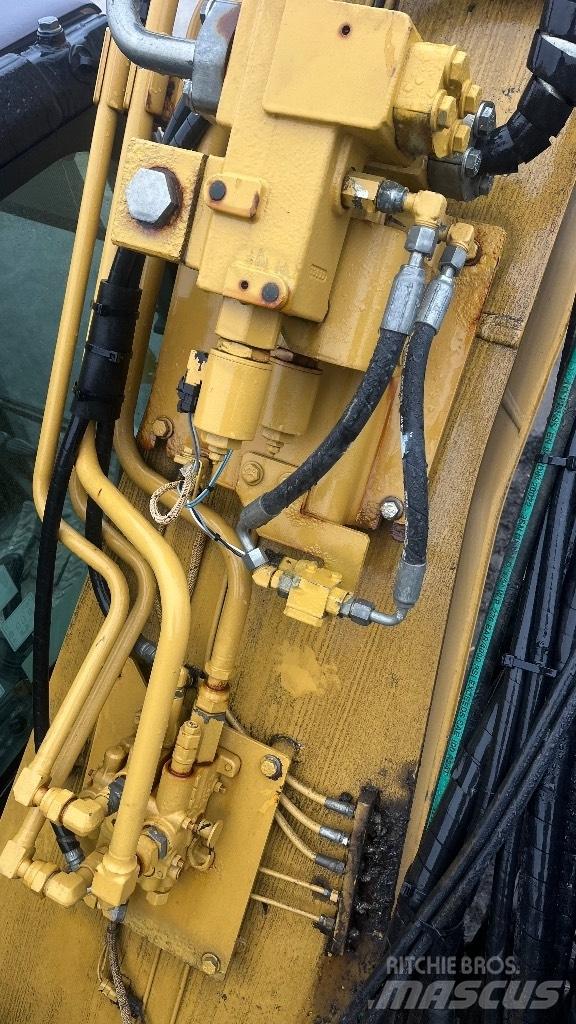 CAT 320 EL Paletli ekskavatörler