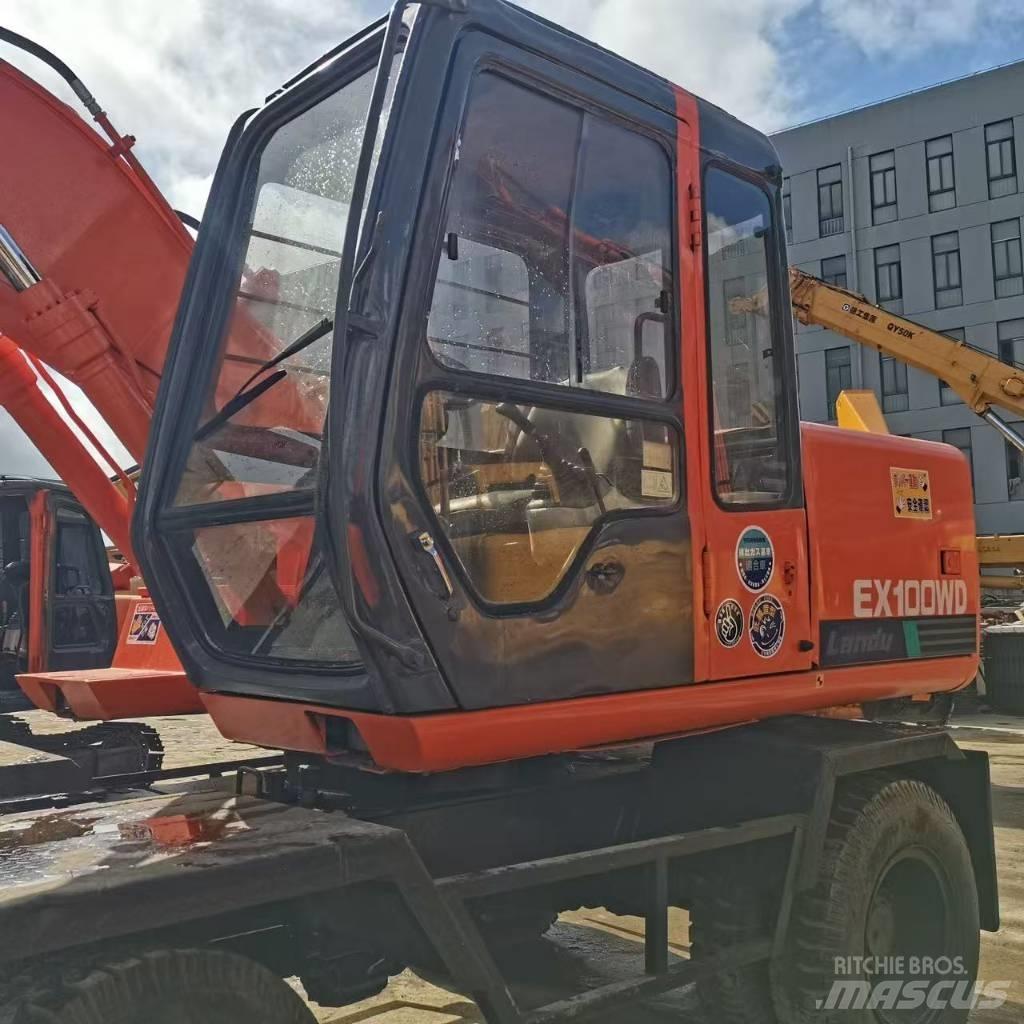 Hitachi EX 100 W D Lastik tekerli ekskavatörler