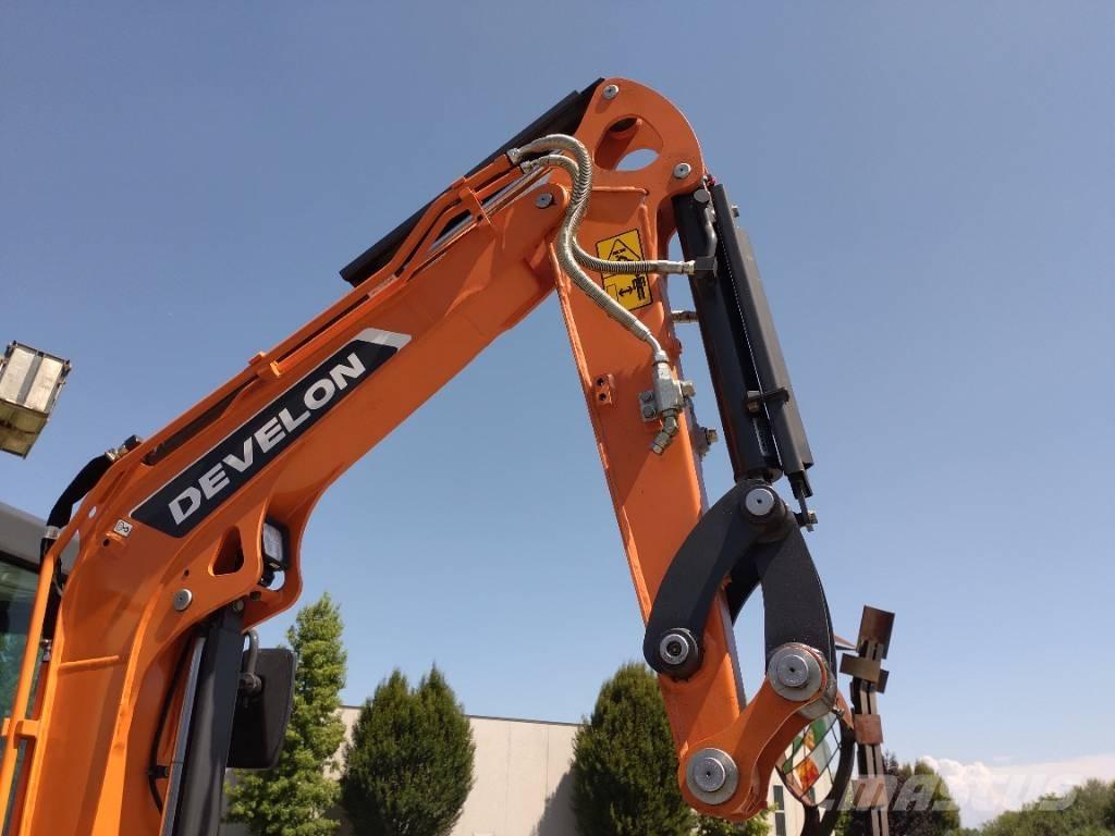 Develon DX 27 Z-7 Mini ekskavatörler, 7 tona dek
