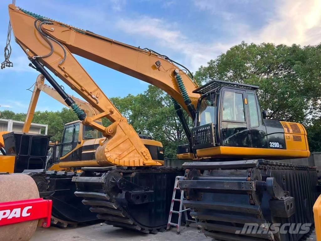 CAT 320 D2 Amfibi Ekskavatörler