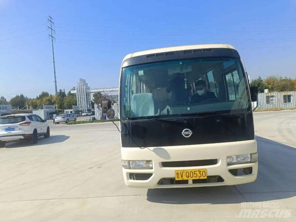Nissan Civilian Sehirlerarasi otobüsler