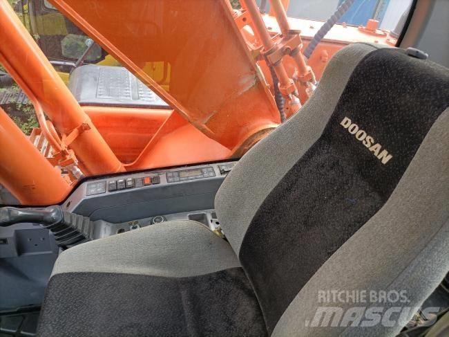 Doosan DX 300 Paletli ekskavatörler