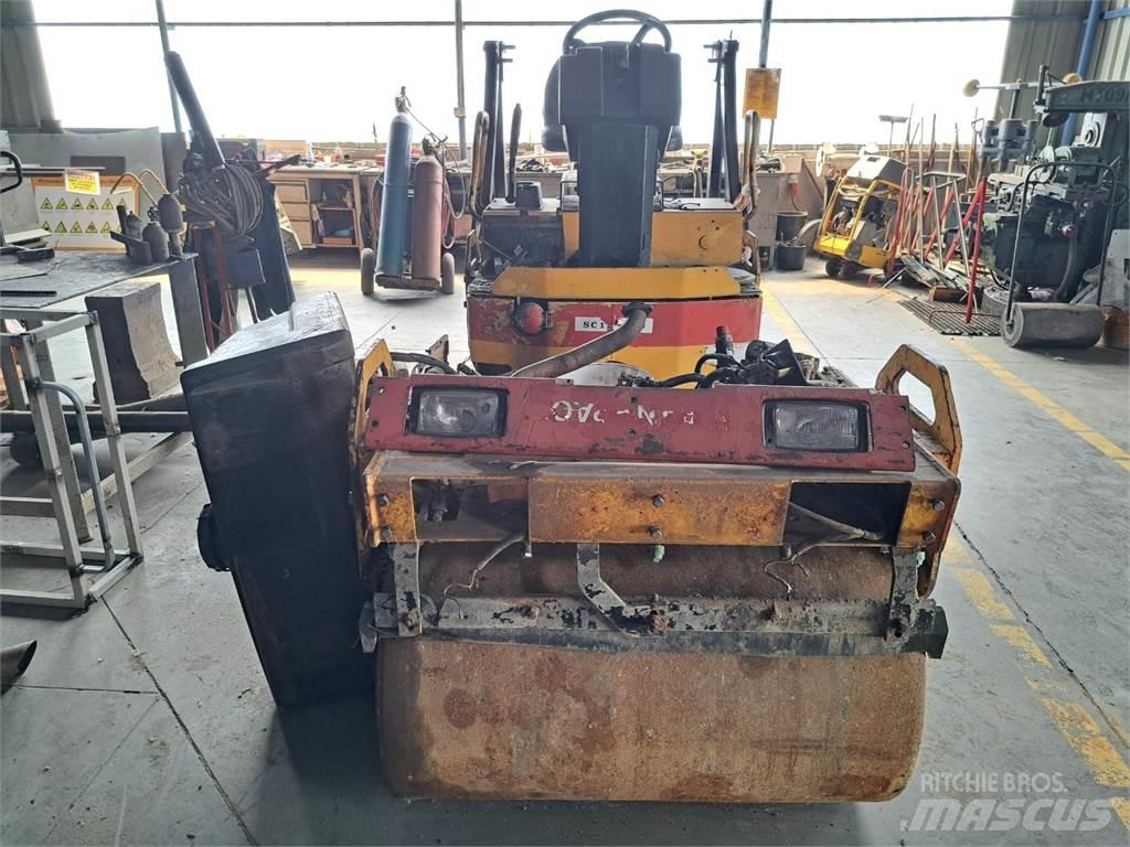 Dynapac CC102 Diger