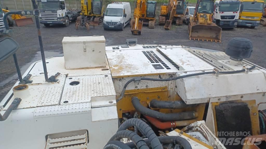 CAT 328 D L Paletli ekskavatörler