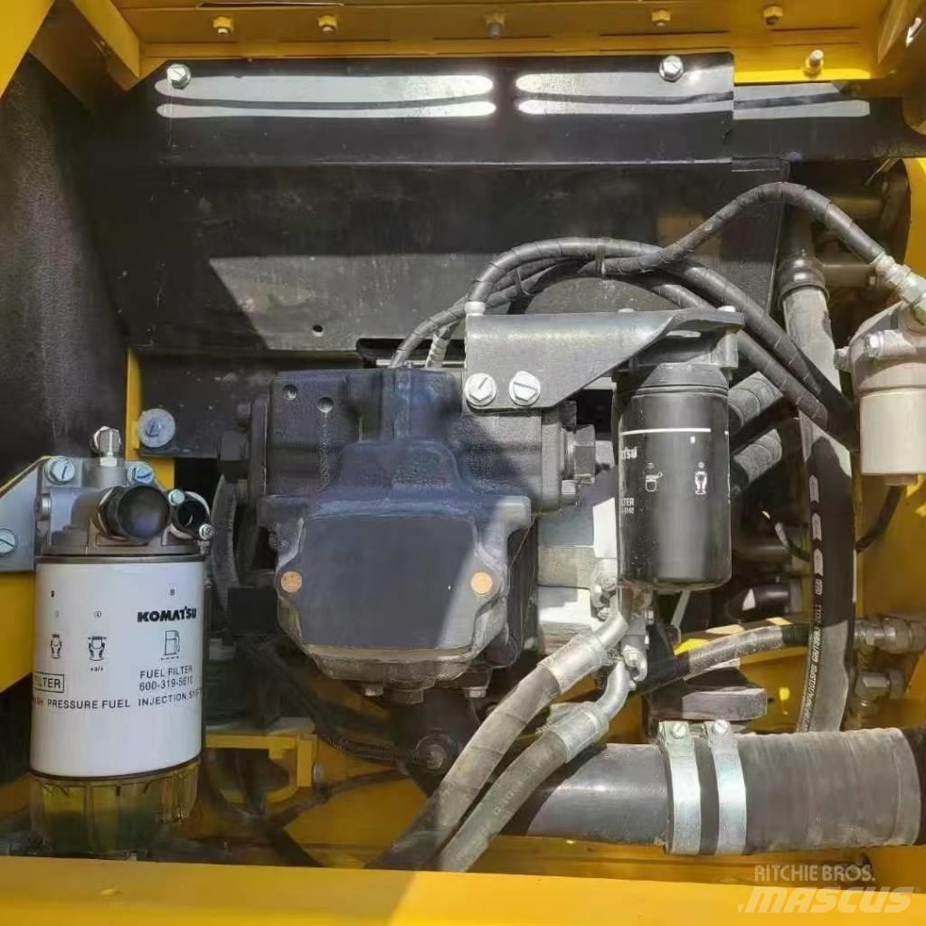 Komatsu 240LC-8 Paletli ekskavatörler