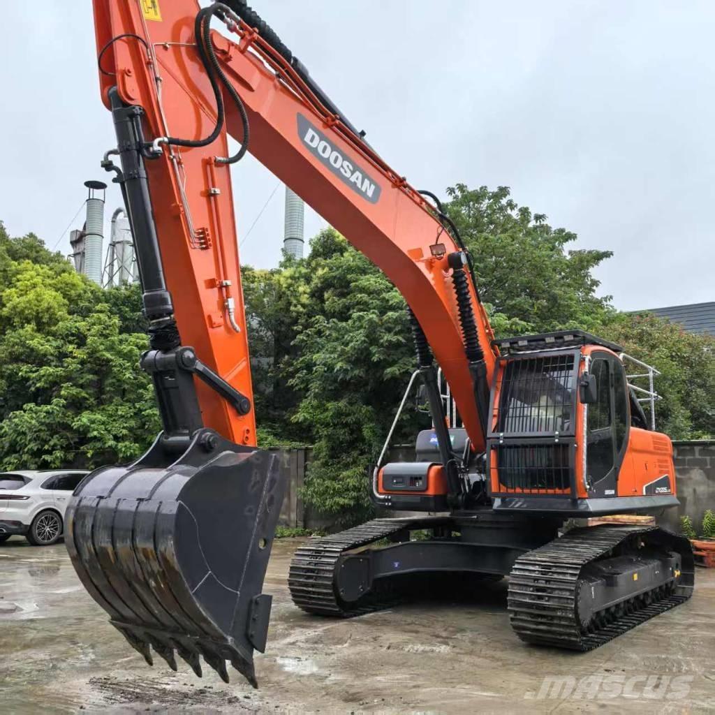 Doosan DX 225 LCA Paletli ekskavatörler