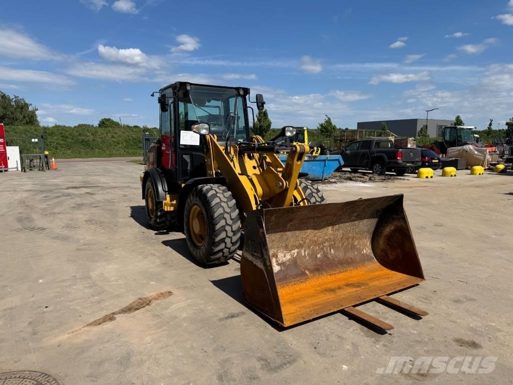 CAT 906M Tekerlekli yükleyiciler