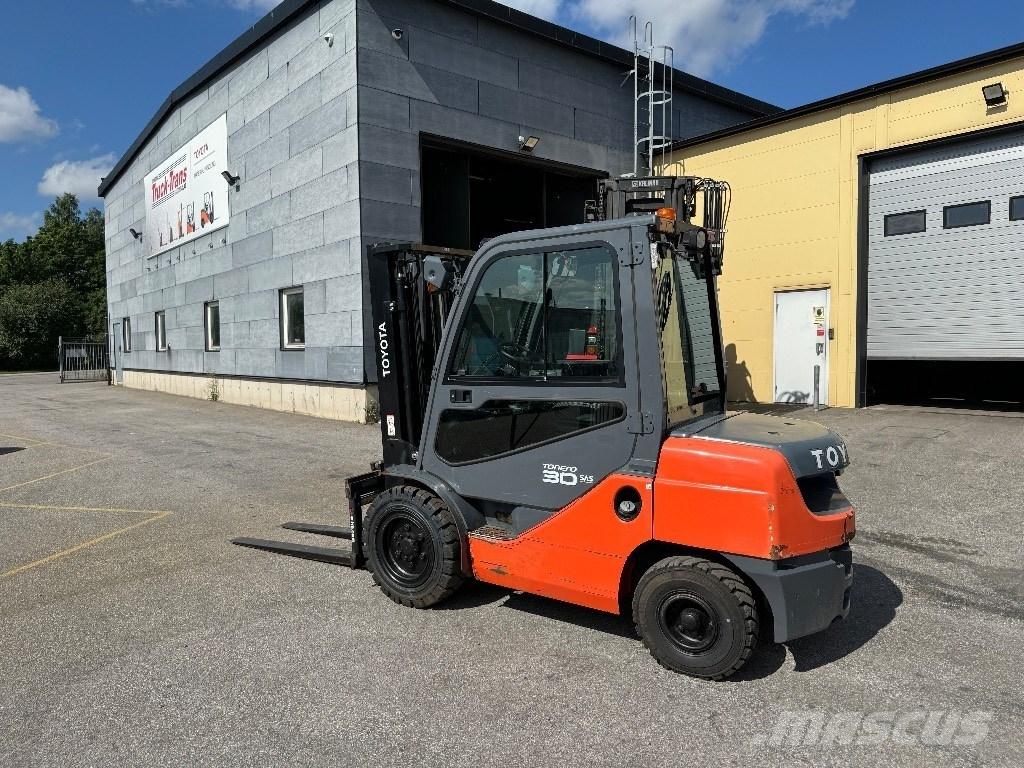 Toyota 02-8FDF30 Dizel forkliftler