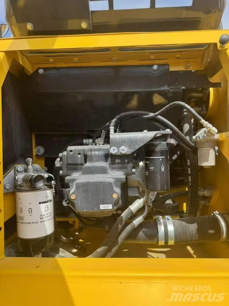 Komatsu 240LC-8 Paletli ekskavatörler