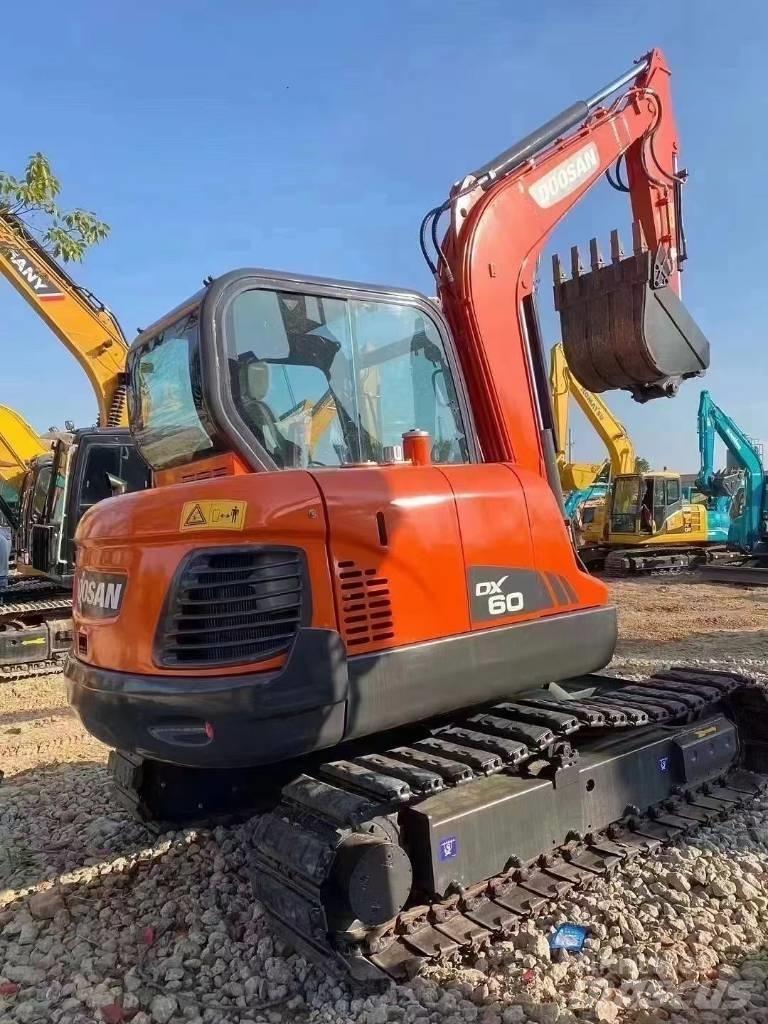 Doosan DX 60-9 Mini ekskavatörler, 7 tona dek