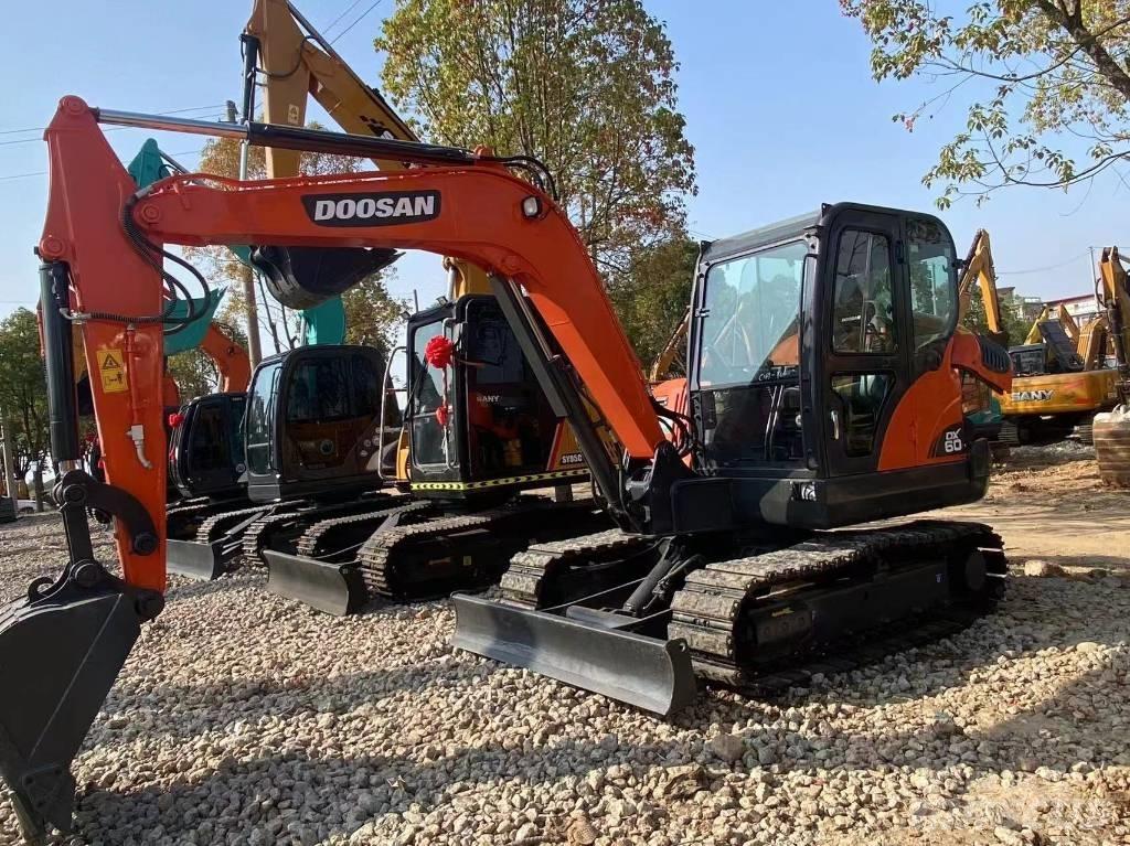 Doosan DX 60-9 Mini ekskavatörler, 7 tona dek