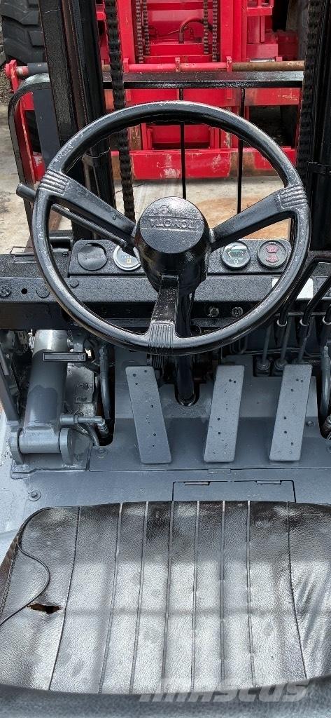 Toyota 42-4 FG 20 Diger