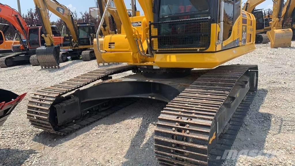 Komatsu PC 240 LC Paletli ekskavatörler