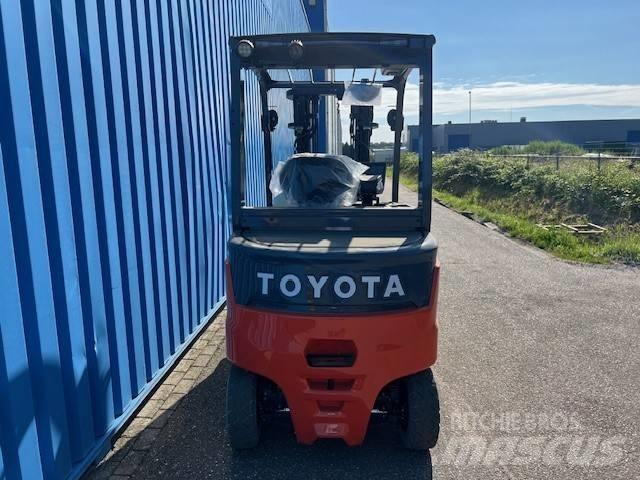 Toyota Traigo 80 Elektrikli forkliftler