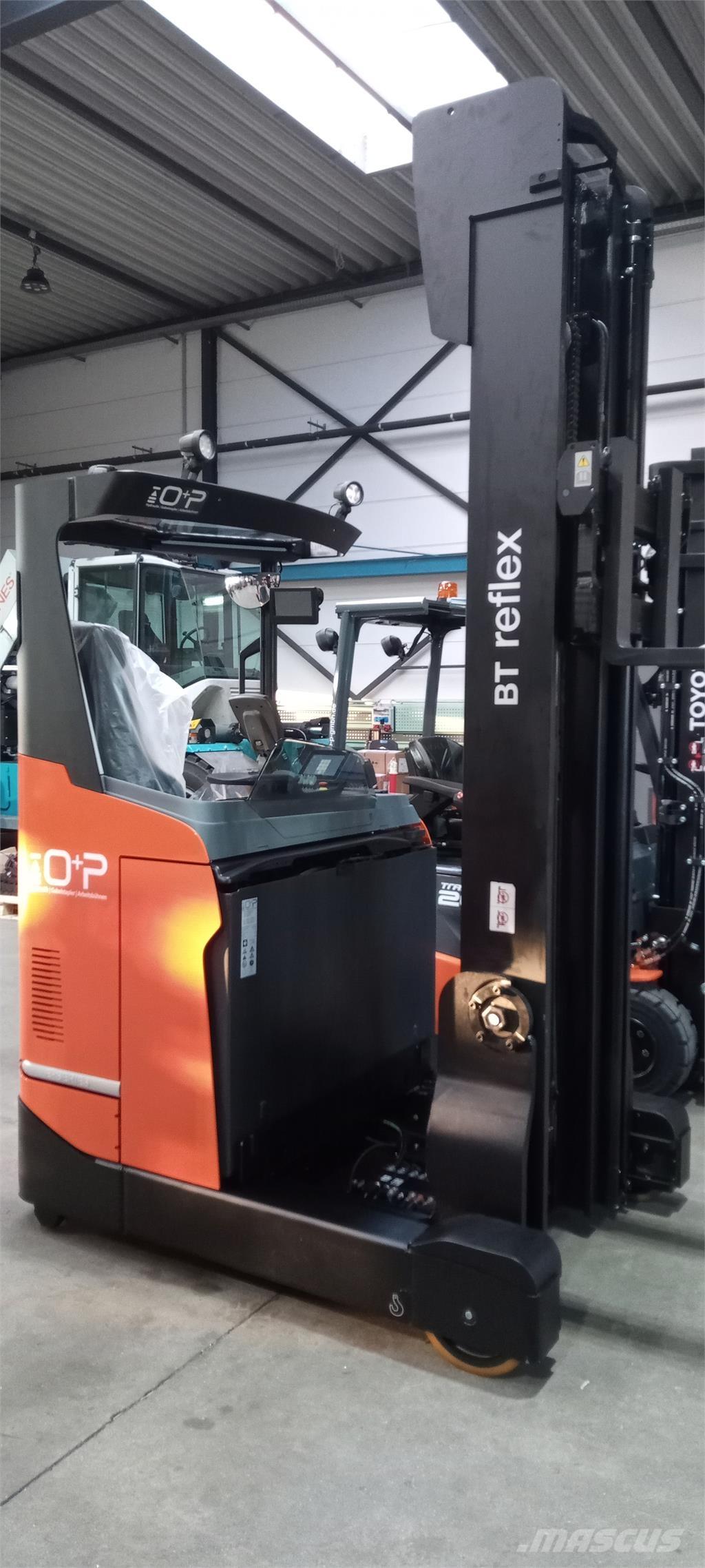 Toyota RRE 160H Reach truck - depo içi istif araçları