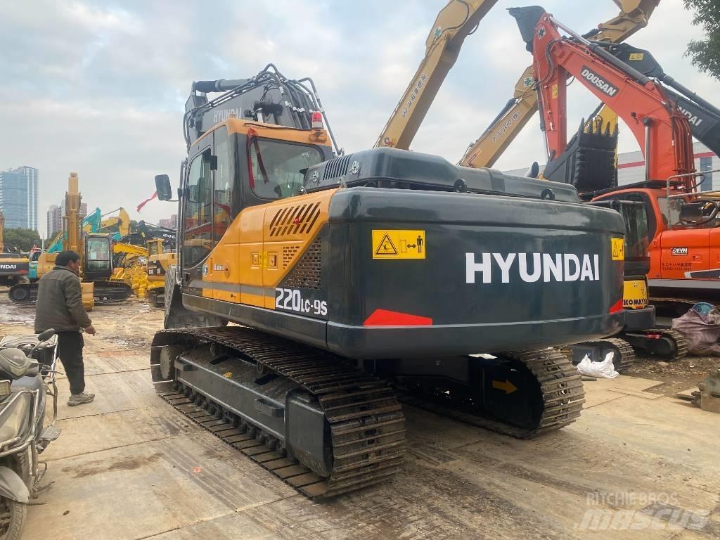 Hyundai R220LC-9S Paletli ekskavatörler