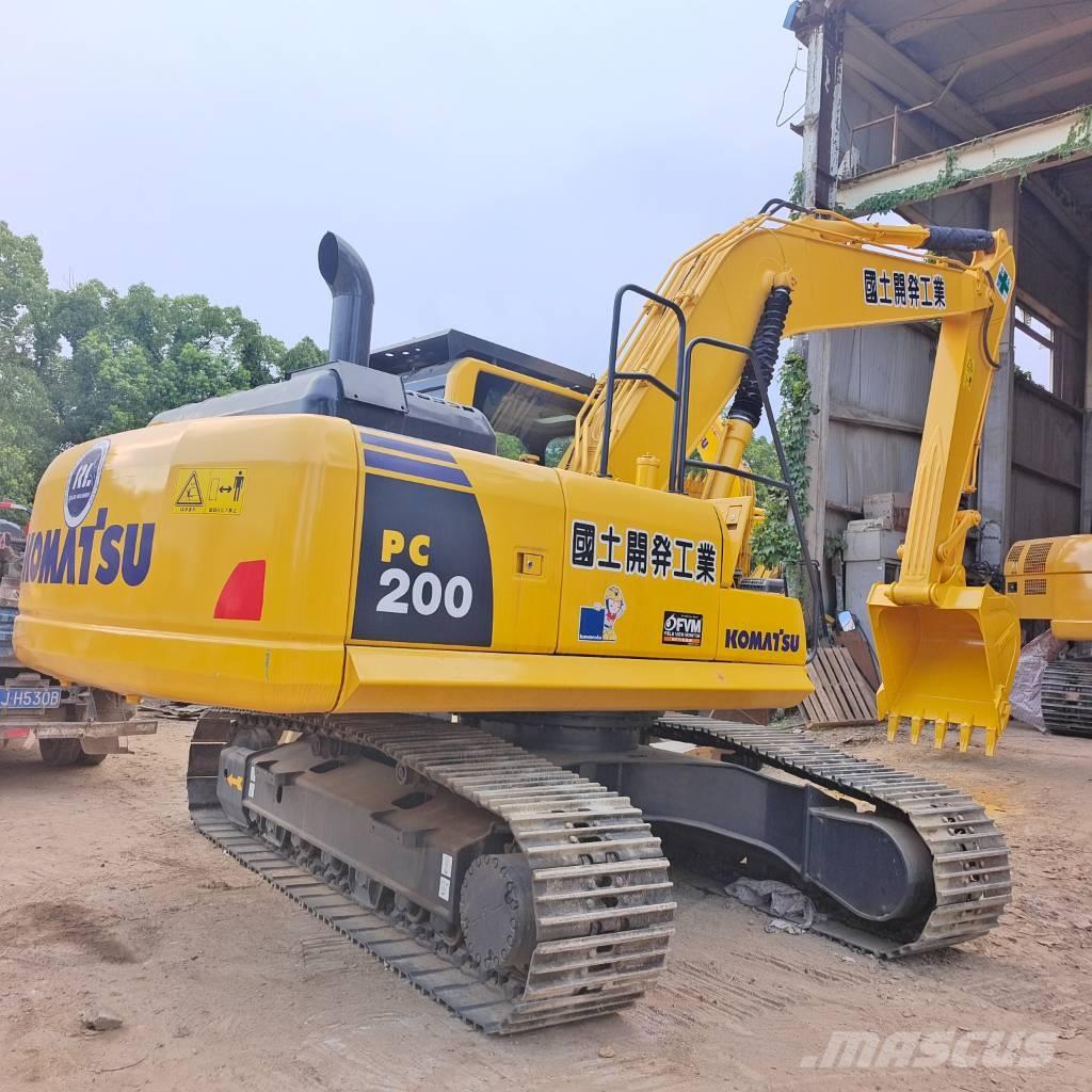 Komatsu PC 200 Paletli ekskavatörler