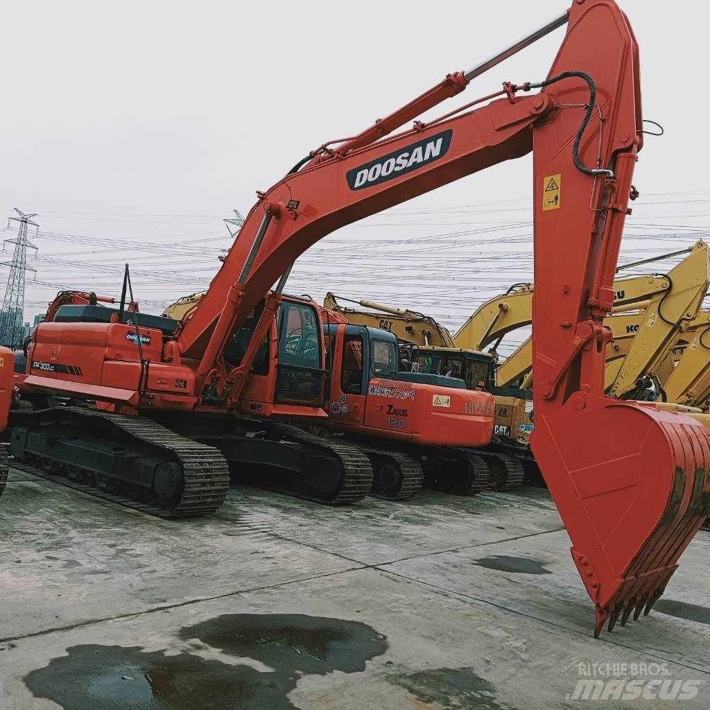 Doosan DX 300 LC Paletli ekskavatörler