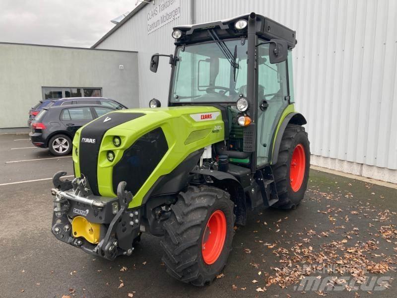 CLAAS NEXOS 240 M Traktörler