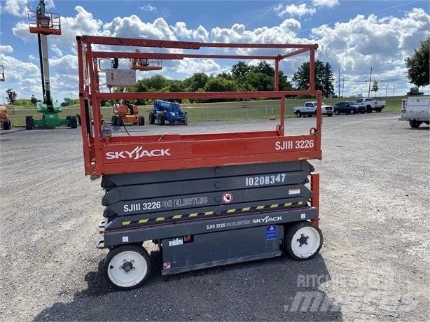 SkyJack SJ III 3226 Makasli platformlar