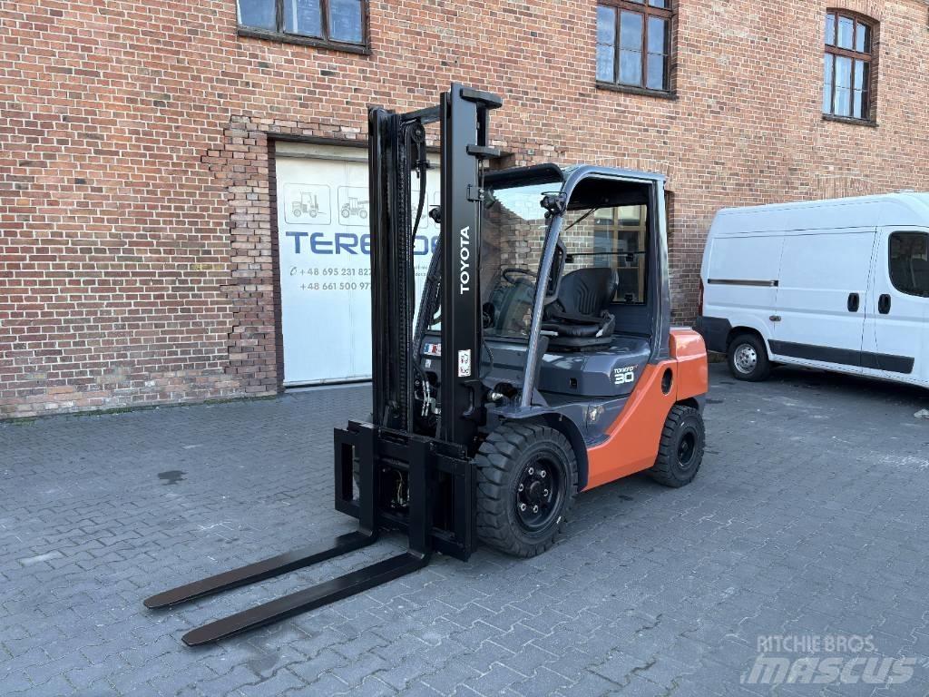 Toyota 06-8FDF30 Dizel forkliftler