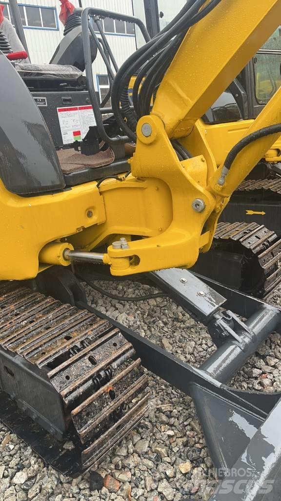 Komatsu PC 30 Paletli ekskavatörler