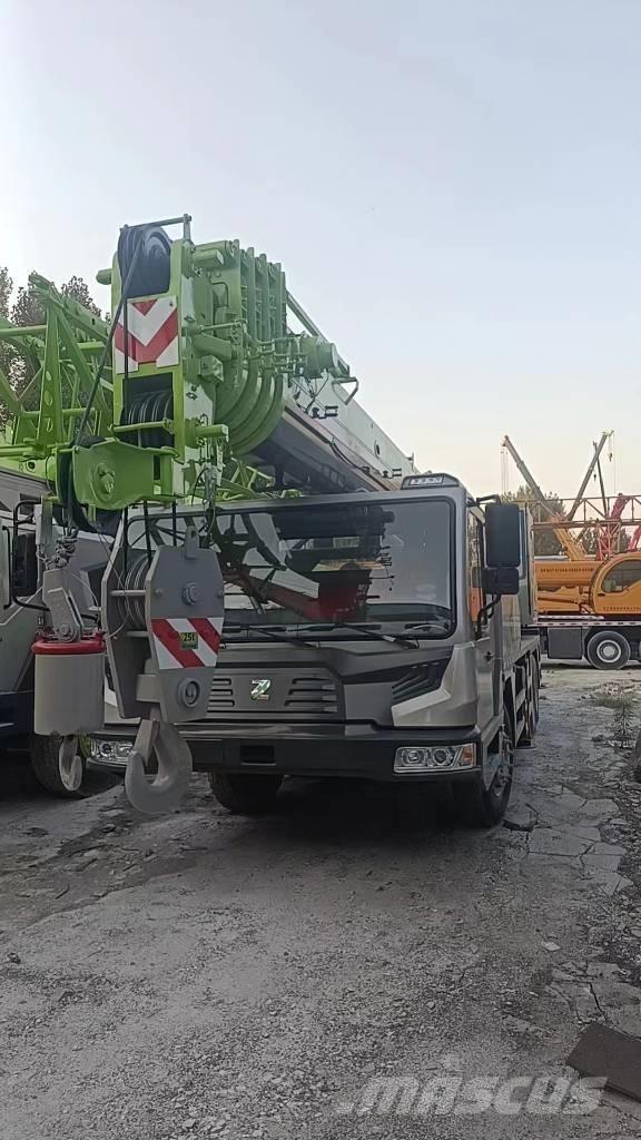 Zoomlion 25吨 Yol-Arazi Tipi Vinçler (AT)