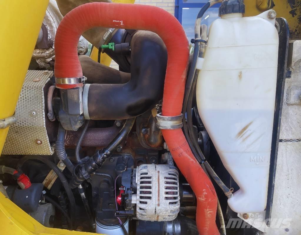Komatsu WB 93 R-5 Kazıcı yükleyiciler - beko loder