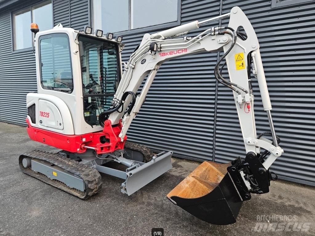 Takeuchi TB 225 Mini ekskavatörler, 7 tona dek
