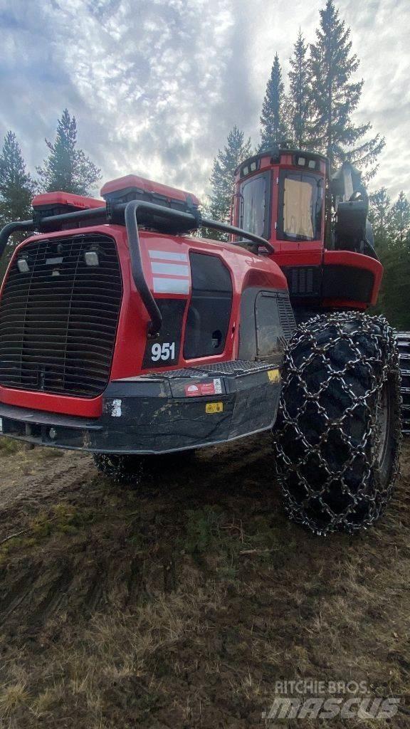 Komatsu 951 Biçerdöverler