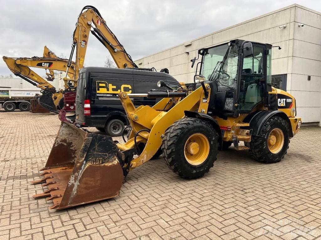 CAT 908M Tekerlekli yükleyiciler