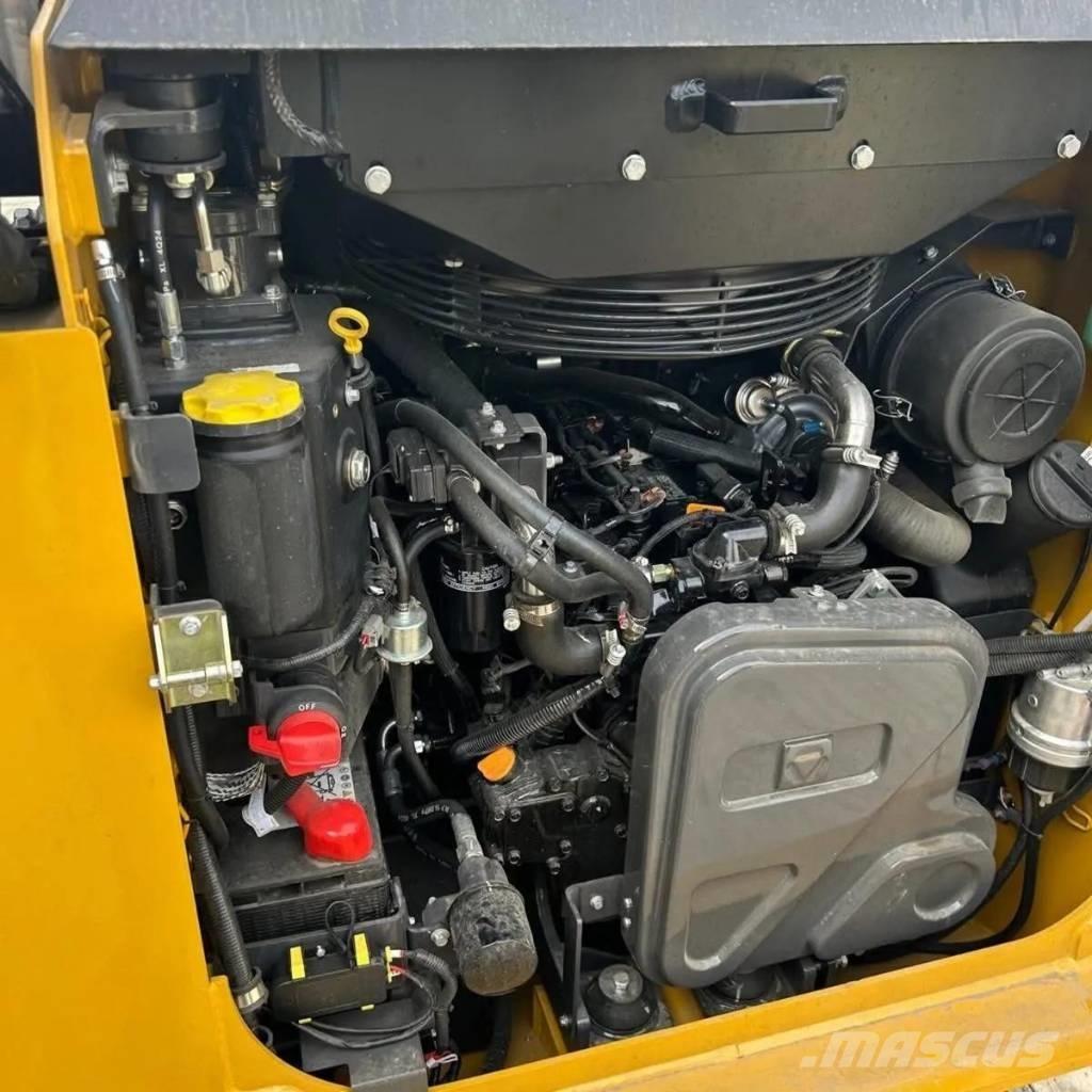 XCMG XC7-TV12 Skid steer loderler