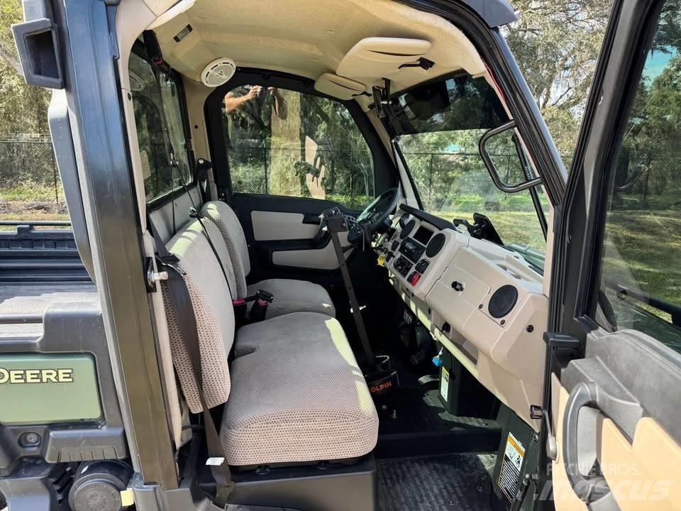 John Deere XUV835R Küçük araçlar