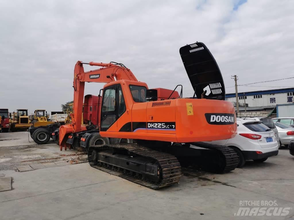 Doosan DH225 Paletli ekskavatörler