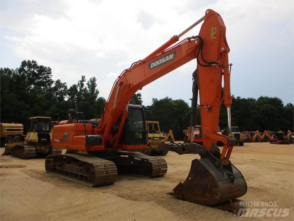 Doosan DX 225 Paletli ekskavatörler
