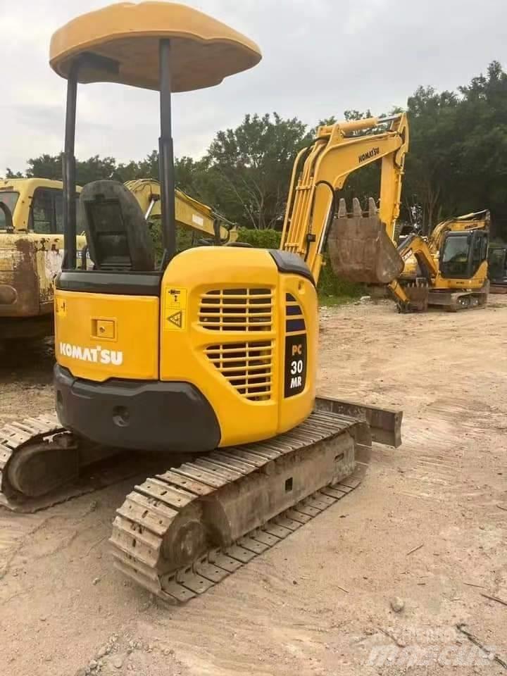 Komatsu PC 30 Paletli ekskavatörler