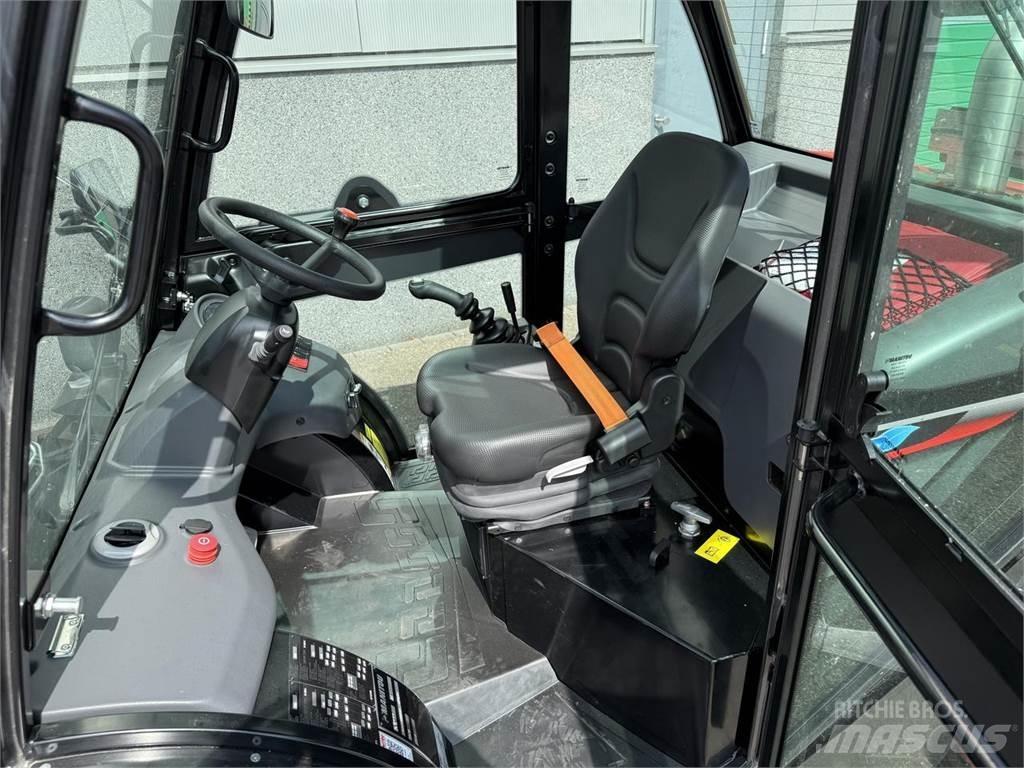 Manitou MC25-4 Arazi tipi forklift