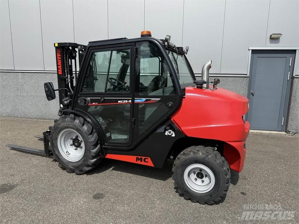 Manitou MC25-4 Arazi tipi forklift