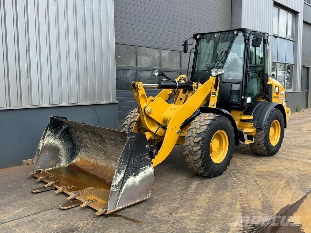 CAT 908M Tekerlekli yükleyiciler