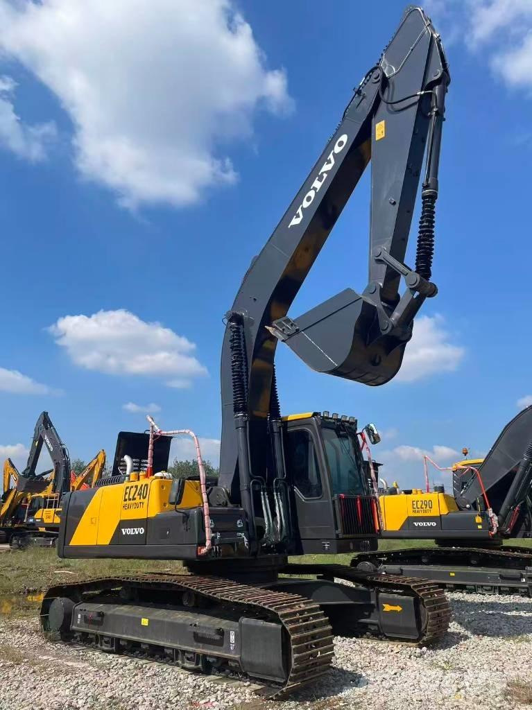 Volvo EC 240 Paletli ekskavatörler