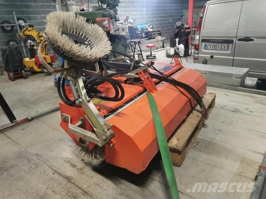 Tuchel Simplex 135HD Cadde süpürücüler