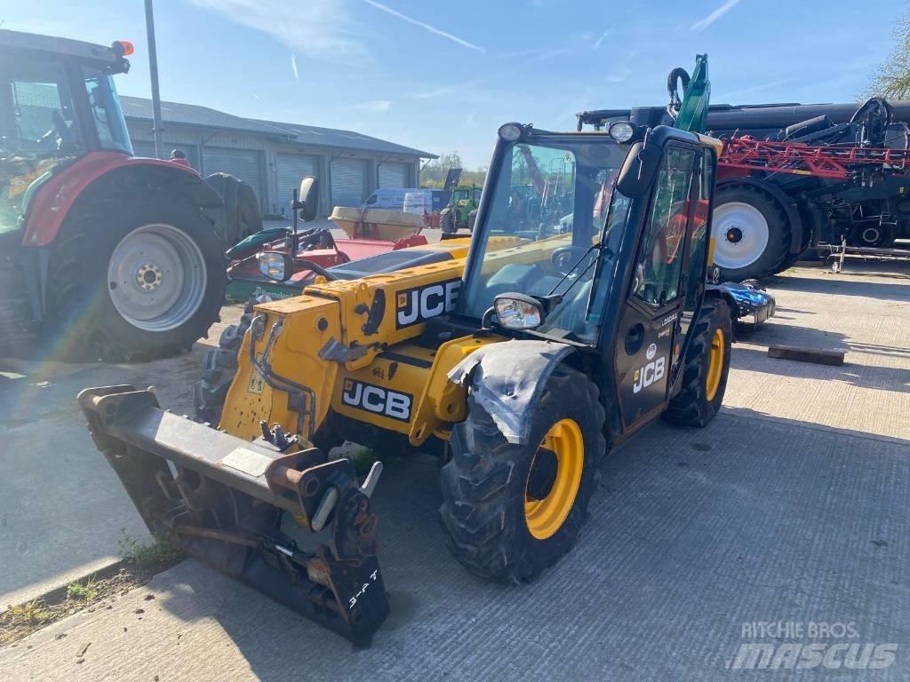JCB 525-60 Tarimsal teleskopik yükleyiciler